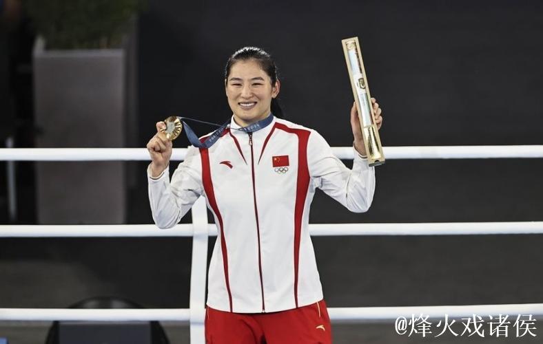 全运会拳击赛：奥运冠军李倩顺利挺进八强