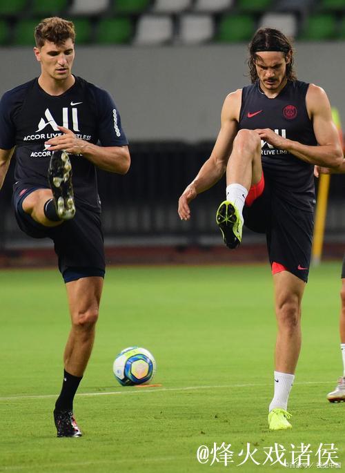 欧冠-伊尔迪兹世界波闪耀全场 尤文3-1力克埃因霍温赢得首胜